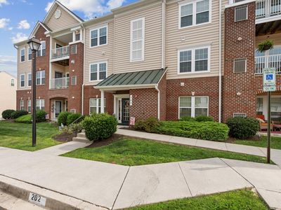303 Lothian Way Unit 204