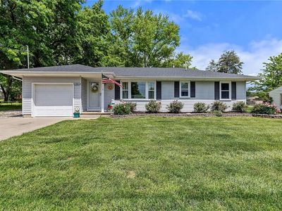 Property at 306 Crestview Dr, Richmond, MO