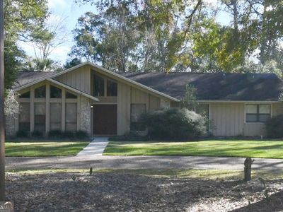 94 Wisteria Dr