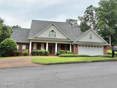 8240 Eagle Pointe Dr