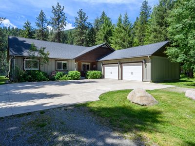 1042 Trestle Creek Dr