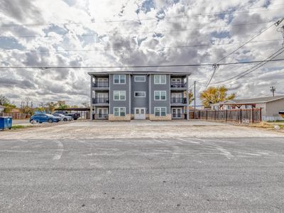 1200 W Houston St