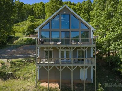 683 Lakeridge Lane