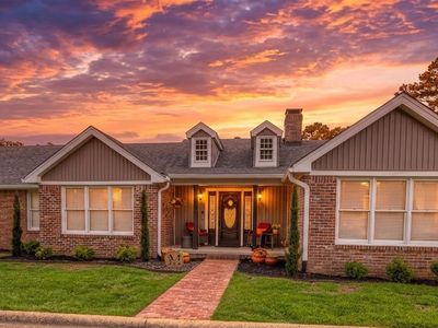 105 Waters Edge Cv