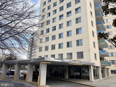 10201 Grosvenor Pl APT 1205