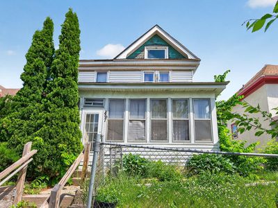 867 Aurora Ave
