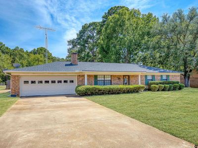 202 Clover Ln