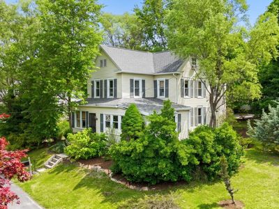 240 Circle Dr