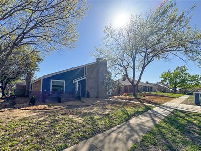 1129 Yorkshire Dr
