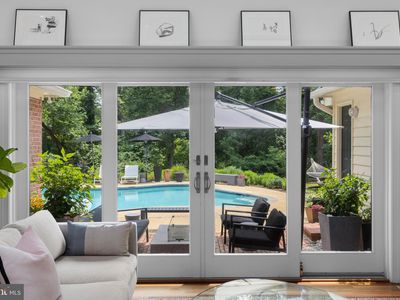 301 Eatons Landing Dr