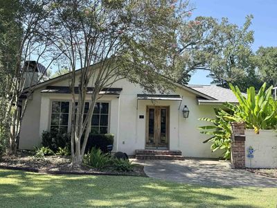 735 Dubois Dr