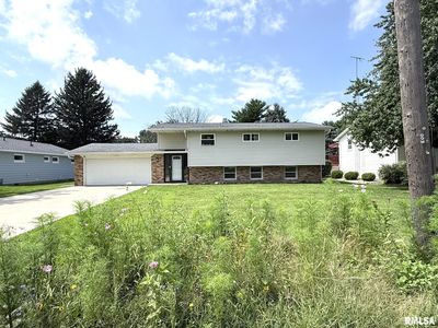 1944 N Seminary St