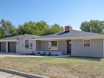 1800 N Oaklawn Ave