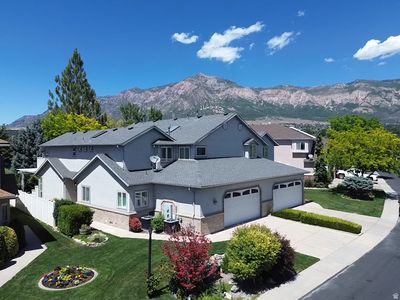 101 N Hillsborough Dr