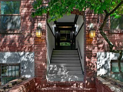 516 E Thomas Street #102