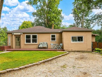 221 Montrose Ave