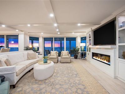 4401 Gulf Shore BLVD N #1001