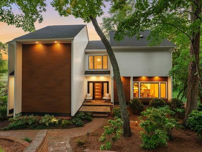 8 De Braham Ct