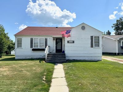Property at 406 3rd St NE, Roseau, MN