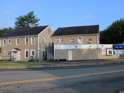 852 Hancock St
