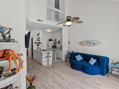 865 Little Bay Ave APT 4