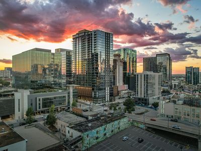 1212 Demonbreun St #1511
