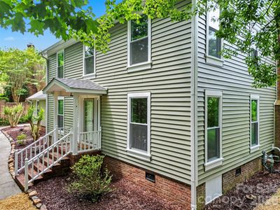 762 Courtney St SE