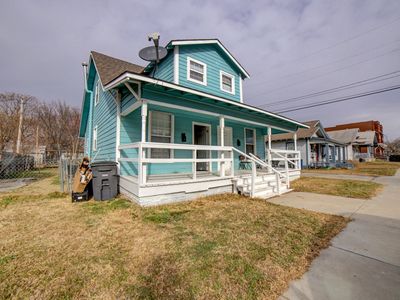 2009 E 2nd St