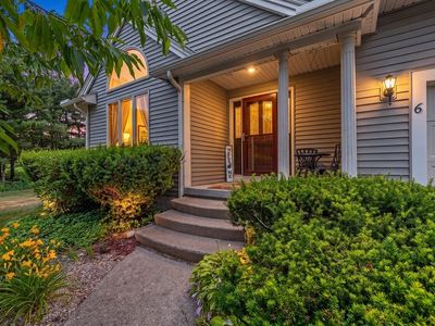 6 Carriage Dr