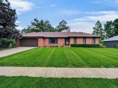 303 Oak Blvd
