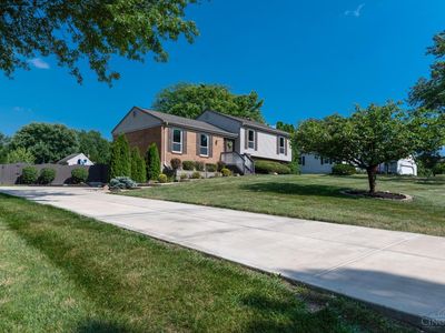8004 Honeysuckle Ln