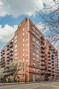 500 S Clinton St APT 227