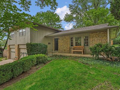 3430 Camelback Pl