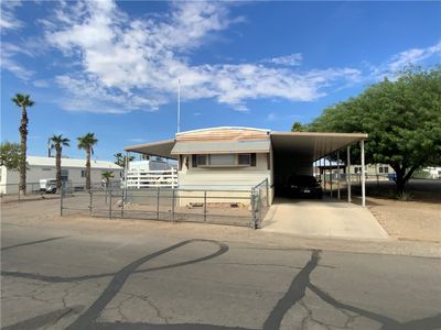 1901 Hualapai Dr
