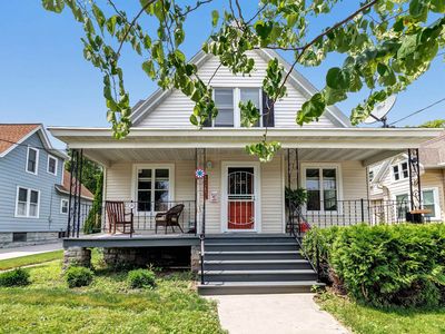 121 Woodlawn Ave