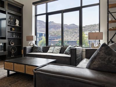 1450 W Torrey Pines Rd