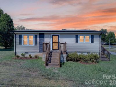 893 7th Street Dr SE