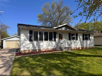 787 Chester Pl