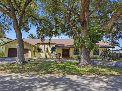 7200 N Oakmont Dr