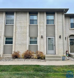 1839 Indian Hills Dr