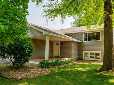 3244 Meadowbrook Ct