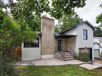 1520 Van Buren St