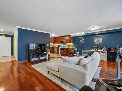 1055 River Rd APT 302