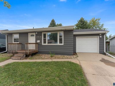 2912 E Sioux St