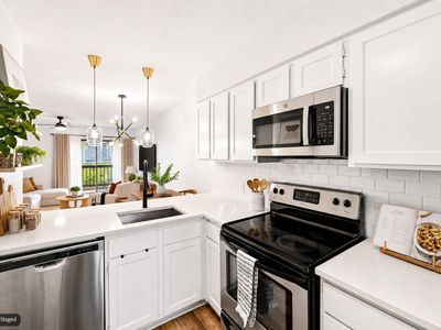 2215 Post Rd APT 1039