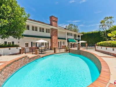 1255 Benedict Canyon Dr
