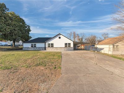 Property at 402 Phillips Ave, Huntsville, AR