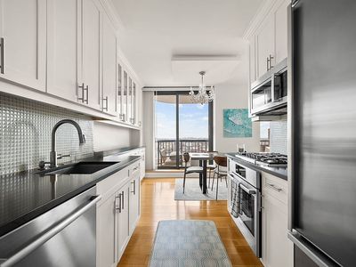 52 E End Ave APT 23A