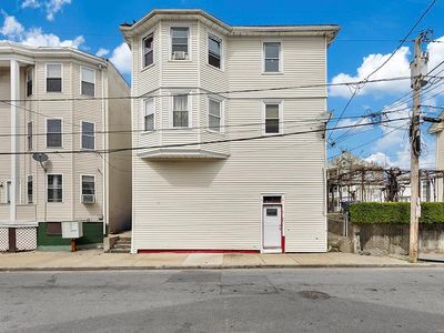 27 Greeley St