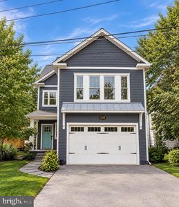 108 Cresston Rd